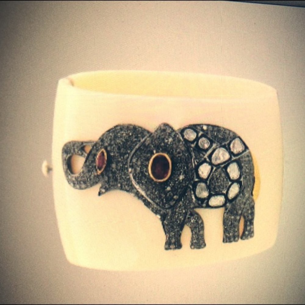 Bakalite bangle
